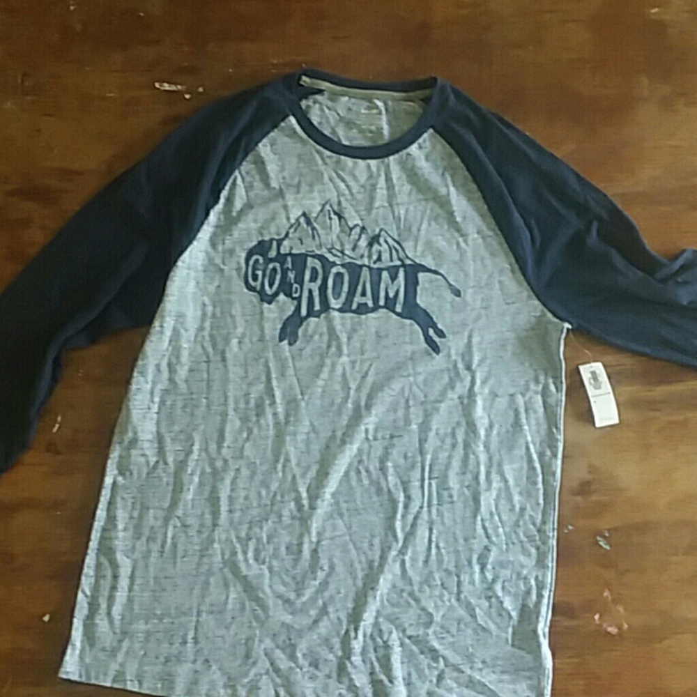 GO ANDF ROAM OLDNAVY TOP